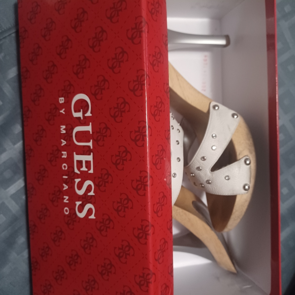 Shoes - Picture 4 of 4